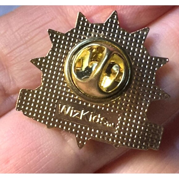 WizKids Mage Knight Vizorr Pins Purple Gold Tone lot of 5 - 4 new in bag - Picture 5 of 7